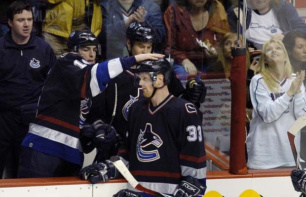Canucks Advent