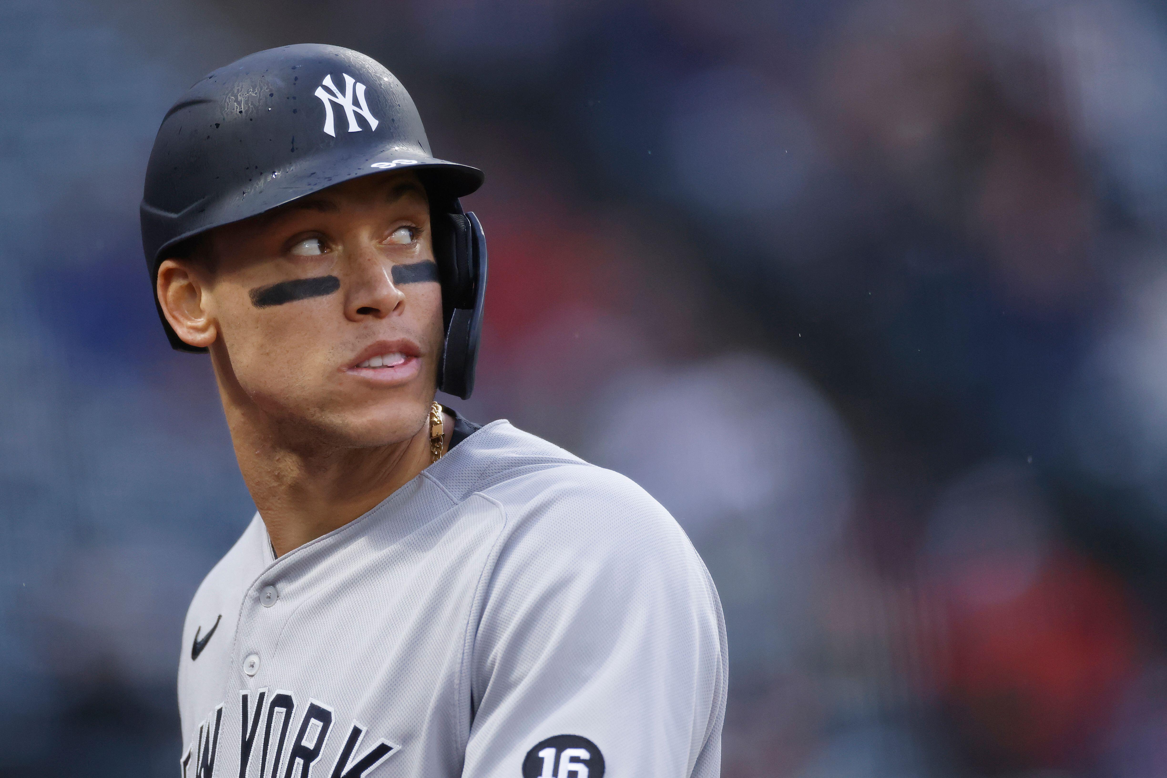 Yankees' Aaron Judge slips on new jersey but it's not from the