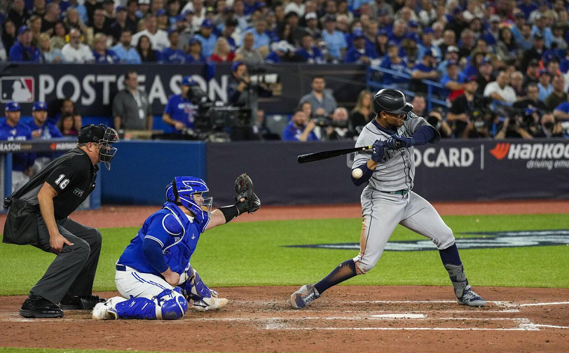 Julio Rodriguez 24th Home Run of the Season #Mariners #MLB Distance: 420ft  Exit Velocity: 105 MPH Launch Angle: 28° Pitch: 87mph Slider…