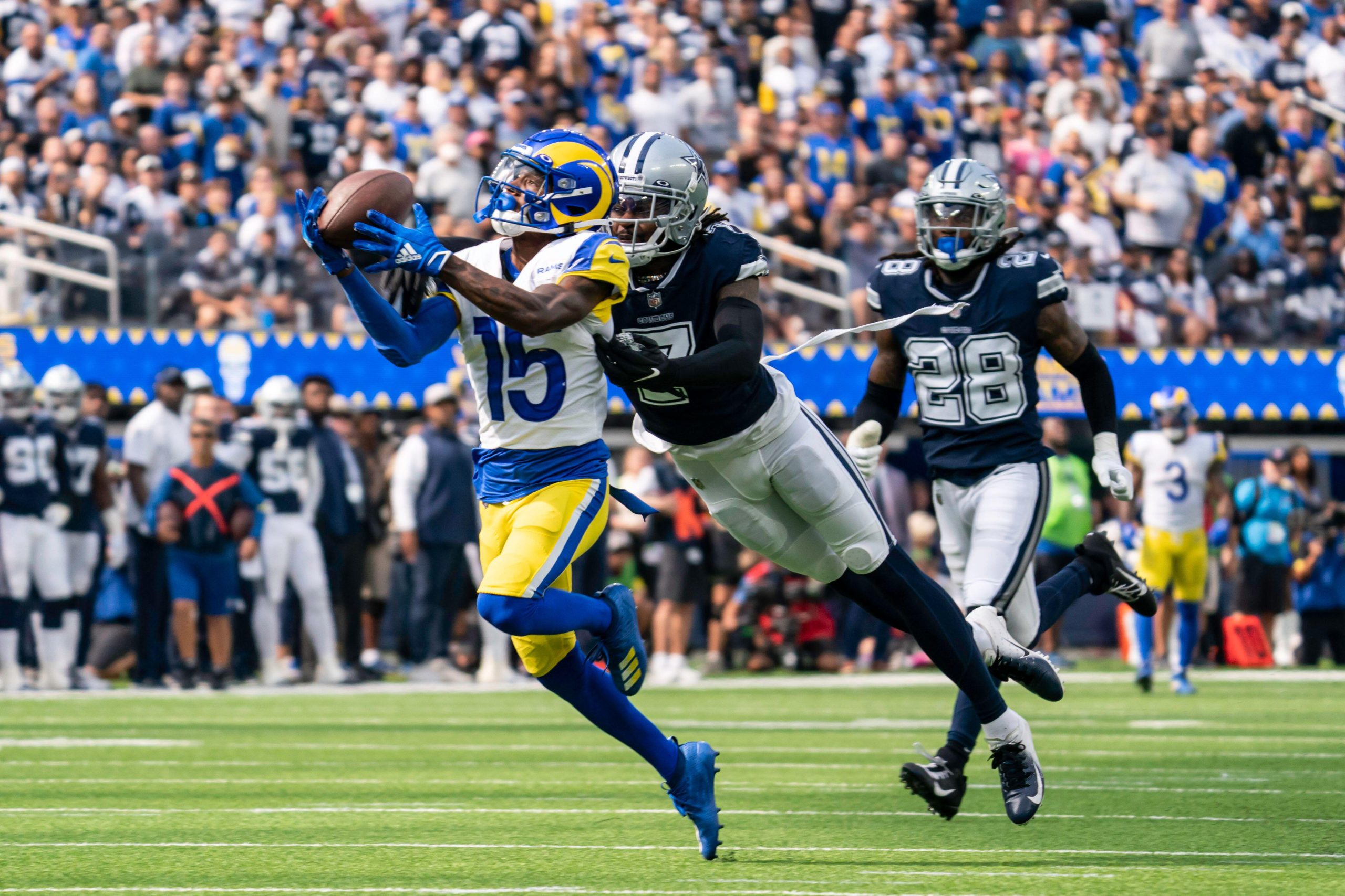 Rams' Tre Tomlinson disqualified for facemask tackle of Broncos' Marvin  Mims