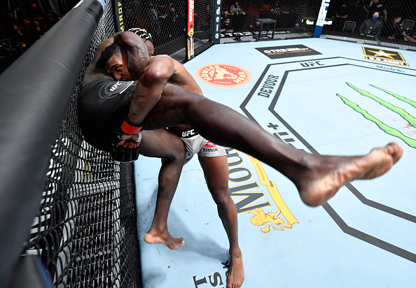 Alonzo Menifield taking down Fabio Cherant