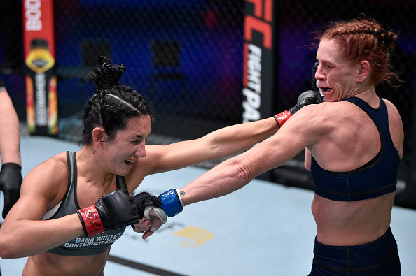 Cheyanne Buys punching Hilarie Rose.