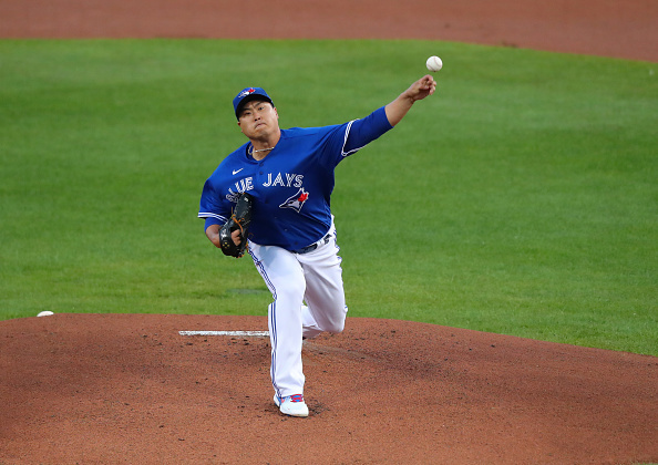 Toronto Blue Jays pitcher Hyun-jin Ryu wins Warren Spahn Award
