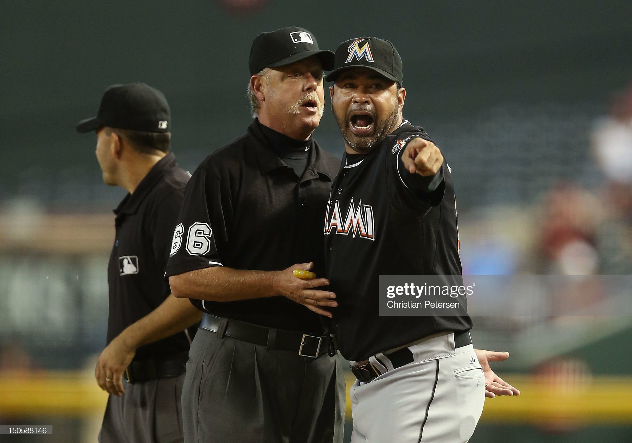 Former Marlins catcher Mike Redmond interviews to replace Ozzie