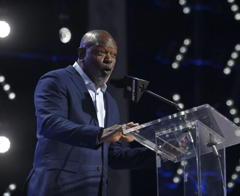 Football Hall of Famer Emmitt Smith to launch Emmitt's Las Vegas