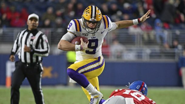 Joe Burrow did the Heisman pose against Ole Miss.