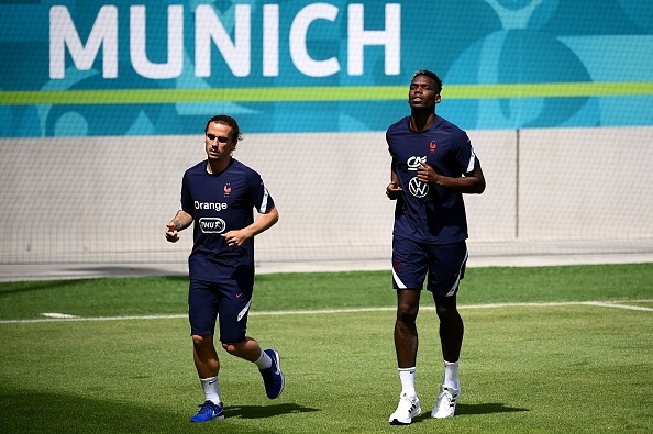 France players Pogba and Griezmann training