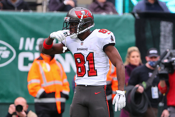 Antonio Brown Sports His Cousin Hollywood Brown's #5 Ravens Jersey; Is He  Going to Be Lamar Jackson's New WR1? - EssentiallySports