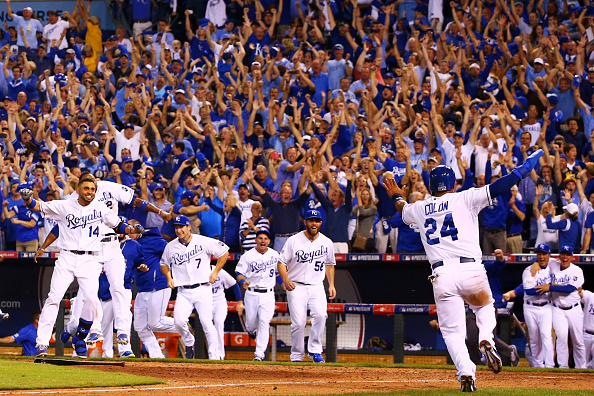 George Brett, current Royals players show off the powder blues