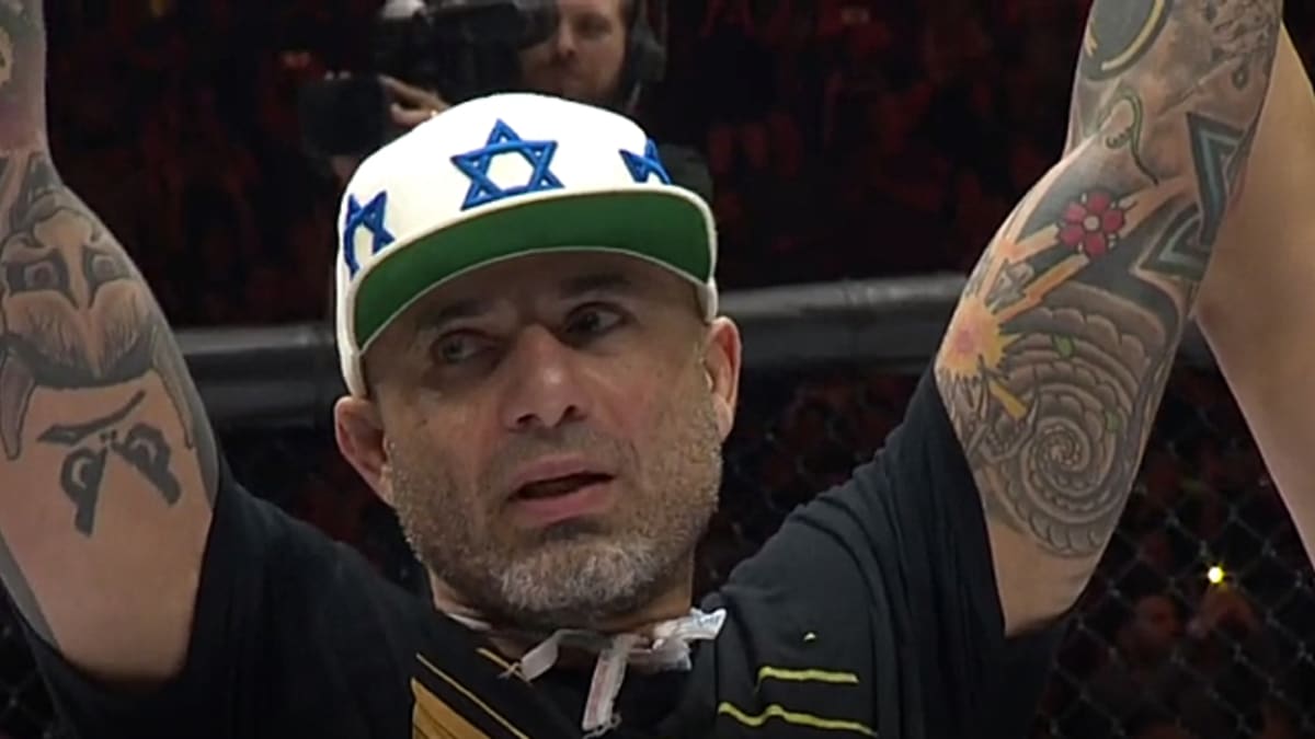 Israeli MMA fighter writes names of Muslim UFC stars on missile