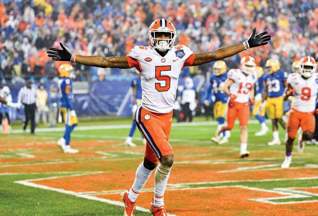 Injury Update For Clemson Star Wide Receiver Tee Higgins - The Spun: What's  Trending In The Sports World Today